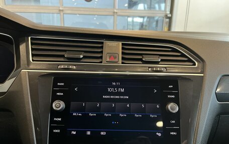 Volkswagen Tiguan II, 2018 год, 2 675 000 рублей, 14 фотография