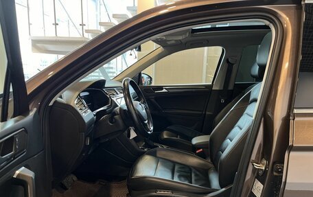 Volkswagen Tiguan II, 2018 год, 2 675 000 рублей, 16 фотография