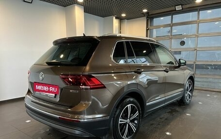 Volkswagen Tiguan II, 2018 год, 2 675 000 рублей, 3 фотография