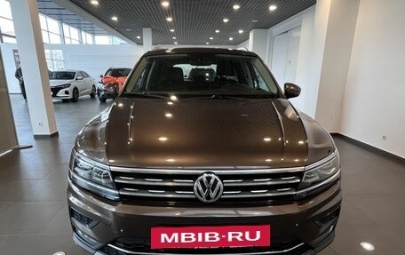 Volkswagen Tiguan II, 2018 год, 2 675 000 рублей, 8 фотография