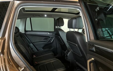 Volkswagen Tiguan II, 2018 год, 2 675 000 рублей, 26 фотография