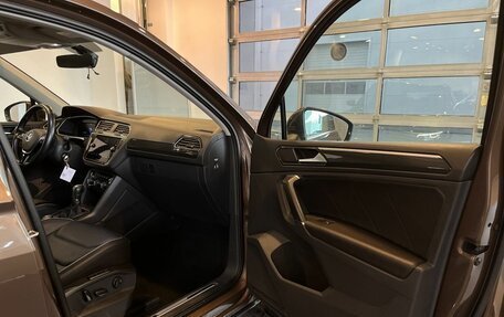 Volkswagen Tiguan II, 2018 год, 2 675 000 рублей, 27 фотография