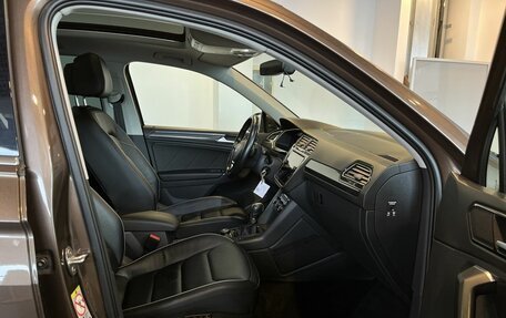 Volkswagen Tiguan II, 2018 год, 2 675 000 рублей, 29 фотография