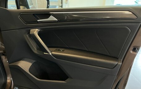 Volkswagen Tiguan II, 2018 год, 2 675 000 рублей, 28 фотография