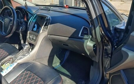 Opel Astra J, 2011 год, 630 000 рублей, 8 фотография