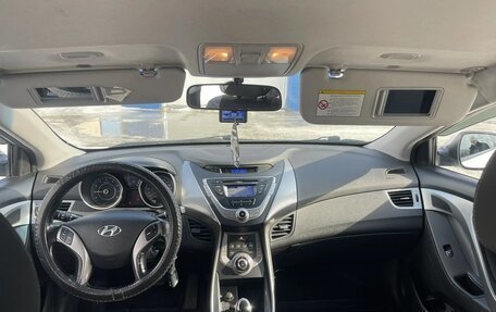 Hyundai Elantra V, 2013 год, 950 000 рублей, 3 фотография