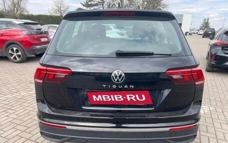 Volkswagen Tiguan II, 2022 год, 2 172 000 рублей, 5 фотография