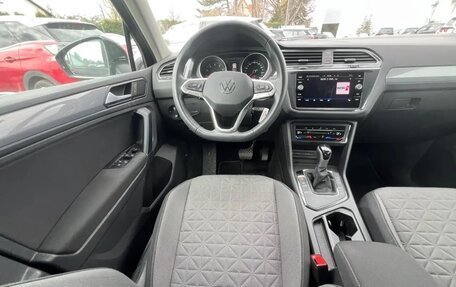 Volkswagen Tiguan II, 2022 год, 2 172 000 рублей, 12 фотография