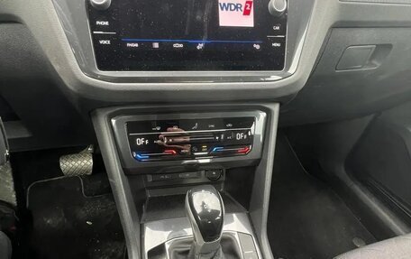 Volkswagen Tiguan II, 2022 год, 2 172 000 рублей, 13 фотография