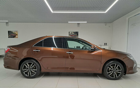 Toyota Camry, 2017 год, 2 100 000 рублей, 8 фотография