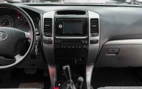 Toyota Land Cruiser Prado 120 рестайлинг, 2004 год, 1 590 000 рублей, 11 фотография