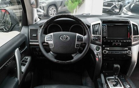 Toyota Land Cruiser 200, 2012 год, 3 290 000 рублей, 16 фотография