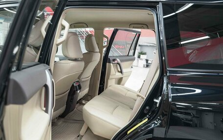 Toyota Land Cruiser Prado 150 рестайлинг 2, 2016 год, 3 250 000 рублей, 7 фотография