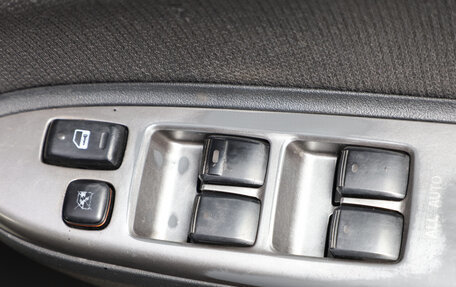 Toyota Wish II, 2004 год, 699 000 рублей, 8 фотография