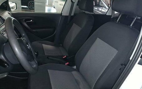 Volkswagen Polo VI (EU Market), 2015 год, 800 000 рублей, 11 фотография