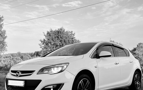 Opel Astra J, 2013 год, 800 000 рублей, 1 фотография