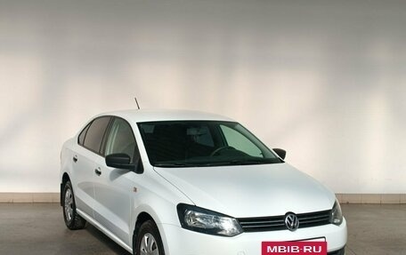 Volkswagen Polo VI (EU Market), 2015 год, 800 000 рублей, 3 фотография