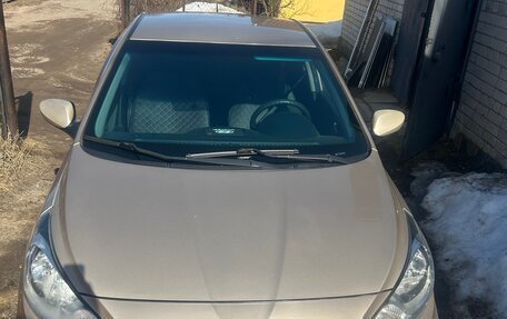 Hyundai Solaris II рестайлинг, 2012 год, 670 000 рублей, 1 фотография