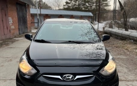 Hyundai Solaris II рестайлинг, 2011 год, 730 000 рублей, 1 фотография