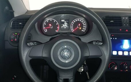 Volkswagen Polo VI (EU Market), 2015 год, 800 000 рублей, 16 фотография