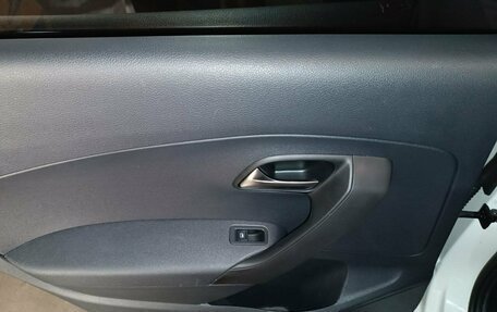 Volkswagen Polo VI (EU Market), 2015 год, 800 000 рублей, 22 фотография