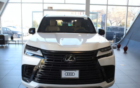 Lexus LX, 2024 год, 16 267 843 рублей, 2 фотография