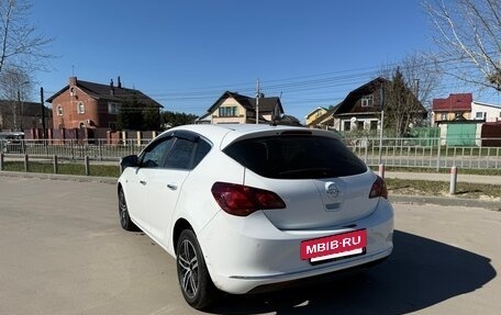 Opel Astra J, 2013 год, 800 000 рублей, 5 фотография