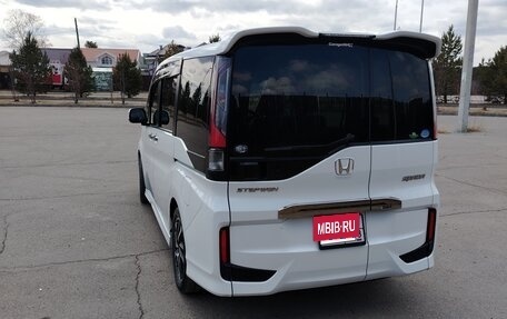 Honda Stepwgn IV, 2015 год, 1 750 000 рублей, 3 фотография