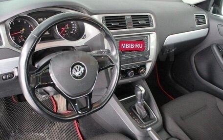 Volkswagen Jetta VI, 2018 год, 1 575 000 рублей, 2 фотография