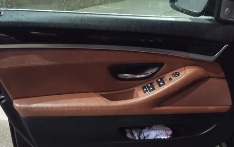 BMW 5 серия, 2011 год, 1 300 000 рублей, 12 фотография