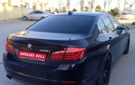 BMW 5 серия, 2011 год, 1 300 000 рублей, 3 фотография