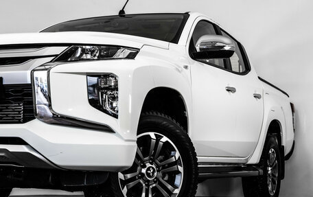 Mitsubishi L200 IV рестайлинг, 2022 год, 3 499 999 рублей, 2 фотография