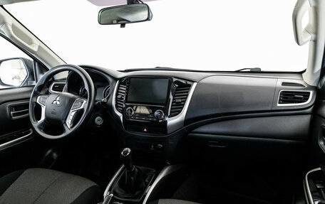 Mitsubishi L200 IV рестайлинг, 2022 год, 3 499 999 рублей, 11 фотография