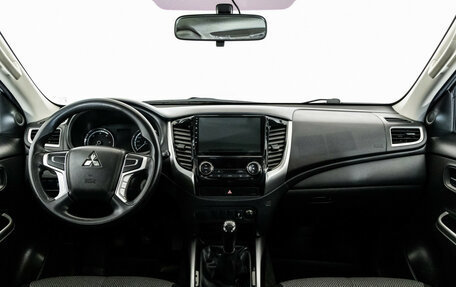 Mitsubishi L200 IV рестайлинг, 2022 год, 3 499 999 рублей, 12 фотография