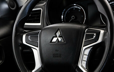 Mitsubishi L200 IV рестайлинг, 2022 год, 3 499 999 рублей, 13 фотография