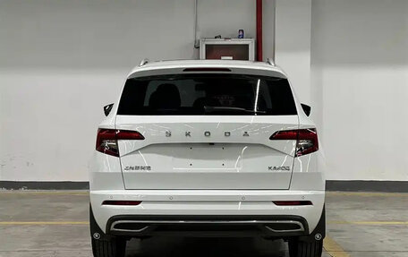 Skoda Karoq I, 2023 год, 2 137 000 рублей, 6 фотография