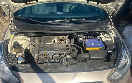 Hyundai Solaris II рестайлинг, 2012 год, 670 000 рублей, 2 фотография