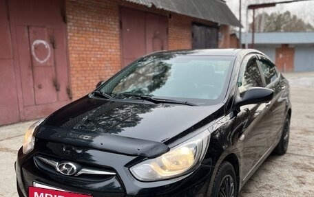 Hyundai Solaris II рестайлинг, 2011 год, 730 000 рублей, 2 фотография