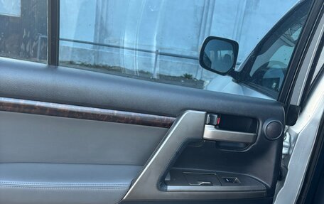 Toyota Land Cruiser 200, 2010 год, 2 200 000 рублей, 10 фотография