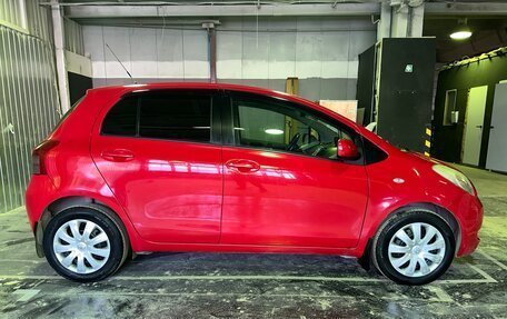 Toyota Yaris III рестайлинг, 2008 год, 700 000 рублей, 3 фотография