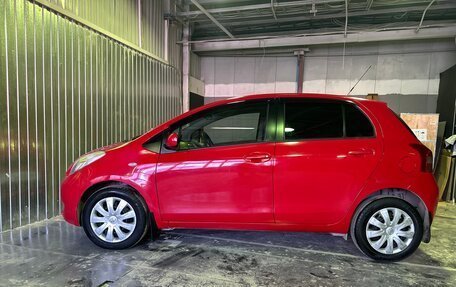 Toyota Yaris III рестайлинг, 2008 год, 700 000 рублей, 2 фотография