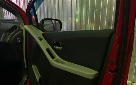 Toyota Yaris III рестайлинг, 2008 год, 700 000 рублей, 18 фотография