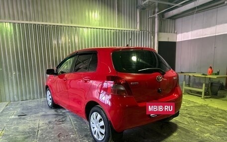 Toyota Yaris III рестайлинг, 2008 год, 700 000 рублей, 10 фотография