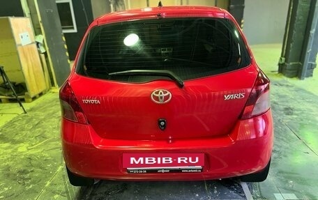 Toyota Yaris III рестайлинг, 2008 год, 700 000 рублей, 12 фотография