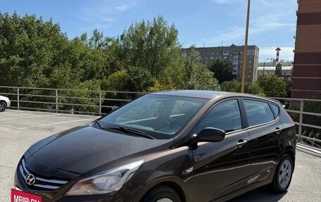 Hyundai Solaris II рестайлинг, 2015 год, 800 000 рублей, 2 фотография