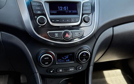 Hyundai Solaris II рестайлинг, 2015 год, 800 000 рублей, 13 фотография