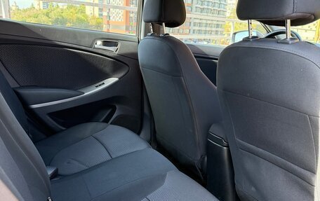 Hyundai Solaris II рестайлинг, 2015 год, 800 000 рублей, 11 фотография