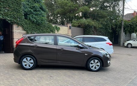 Hyundai Solaris II рестайлинг, 2015 год, 800 000 рублей, 18 фотография