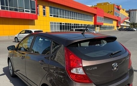 Hyundai Solaris II рестайлинг, 2015 год, 800 000 рублей, 3 фотография