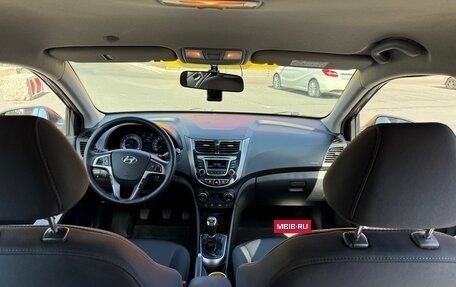 Hyundai Solaris II рестайлинг, 2015 год, 800 000 рублей, 8 фотография